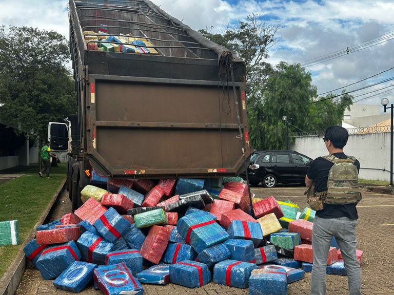 Cerca de 7 toneladas de maconha são apreendidas pela FICCO/PR