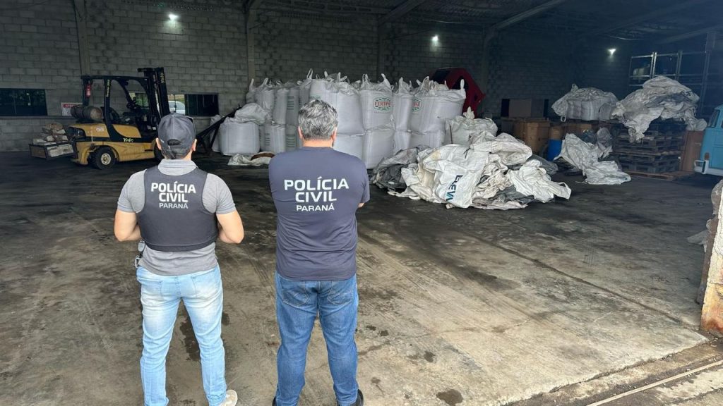 Polícia recupera carga de fertilizantes roubada na BR-277