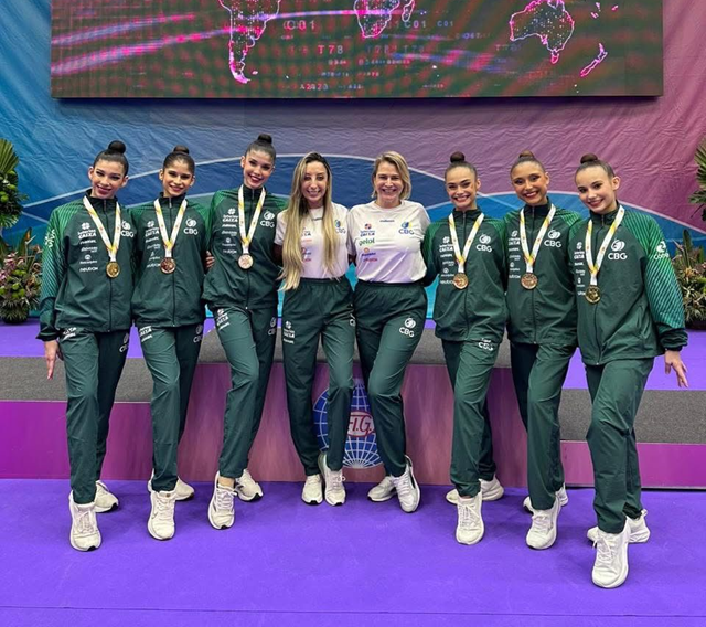Paranaenses conquistam ouro em Copa do Mundo de ginástica rítmica