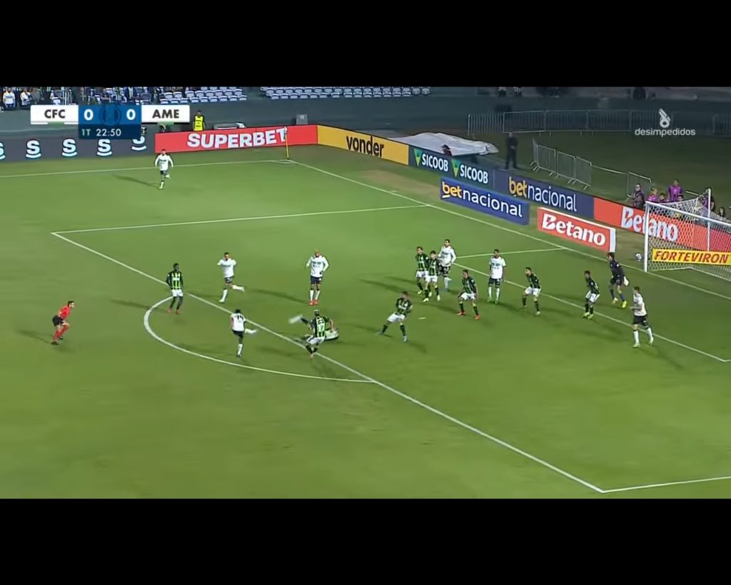 Sebastián Gómez coloca o Coritiba na frente. ACOMPANHE