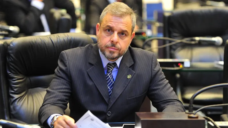 Deputado Ricardo Arruda vira réu por peculato