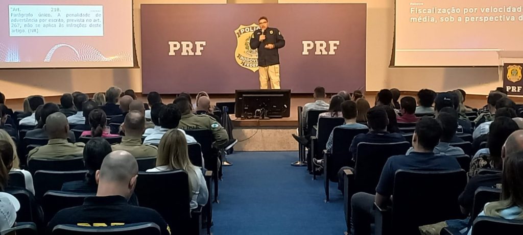 Fiscalização por velocidade média nas rodovias é debatida em evento