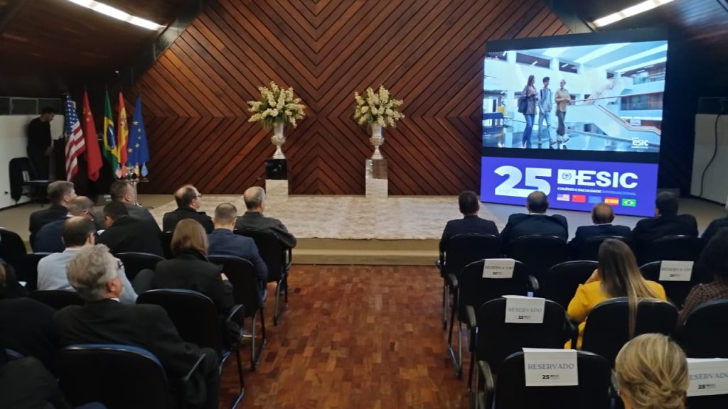 Palestra e coquetel marcam 25 anos da ESIC Internacional