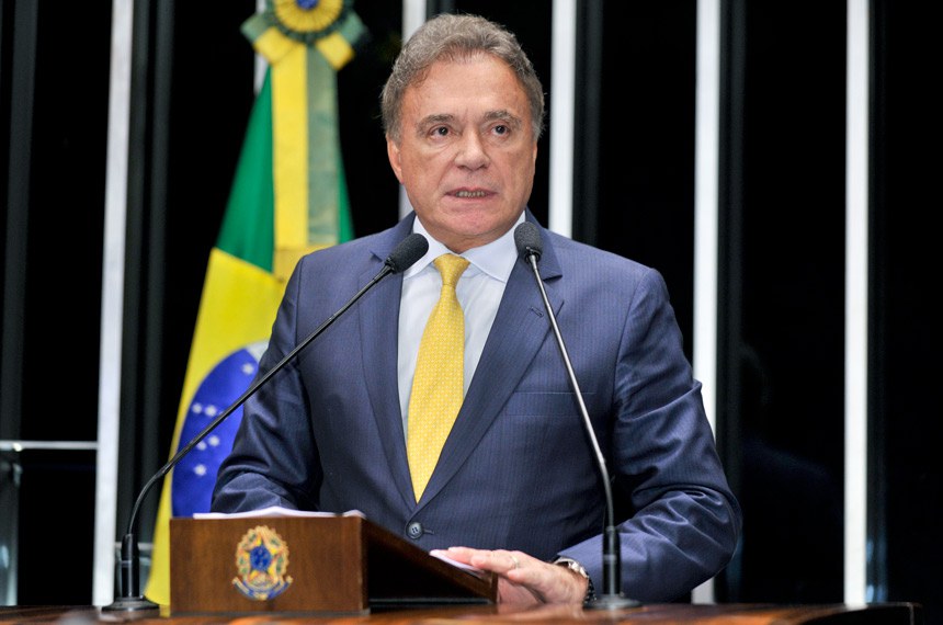 Álvaro Dias lidera intenção de voto para o Senado Federal