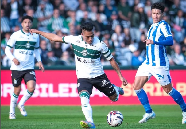 Coritiba vence o Avaí por 2 a 1