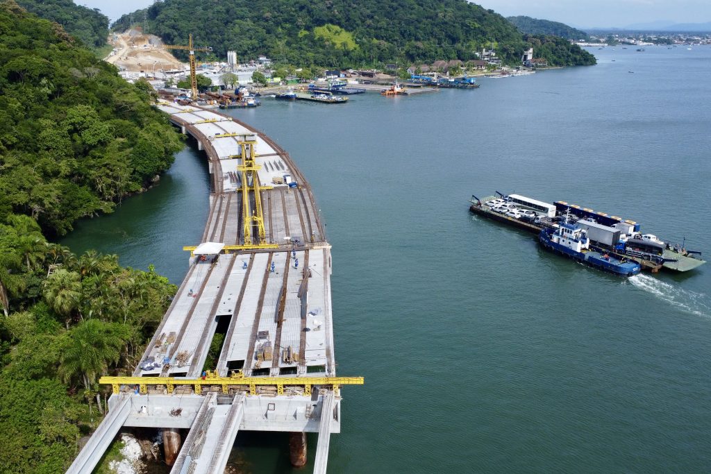 Obras da Ponte de Guaratuba atingem quase 56%