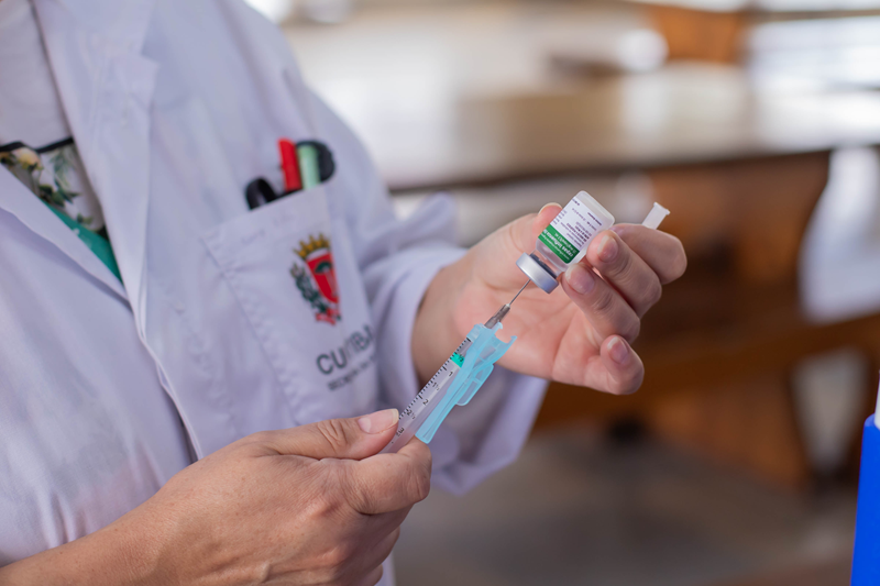 Vacinação contra gripe chega a hospitais, terminais e igrejas; confira