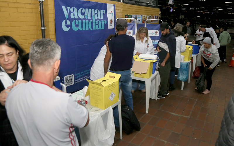 Vacinação contra gripe continua; saiba onde se vacinar