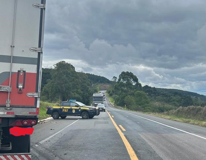 Motorista de caminhonete morre em acidente na BR-476