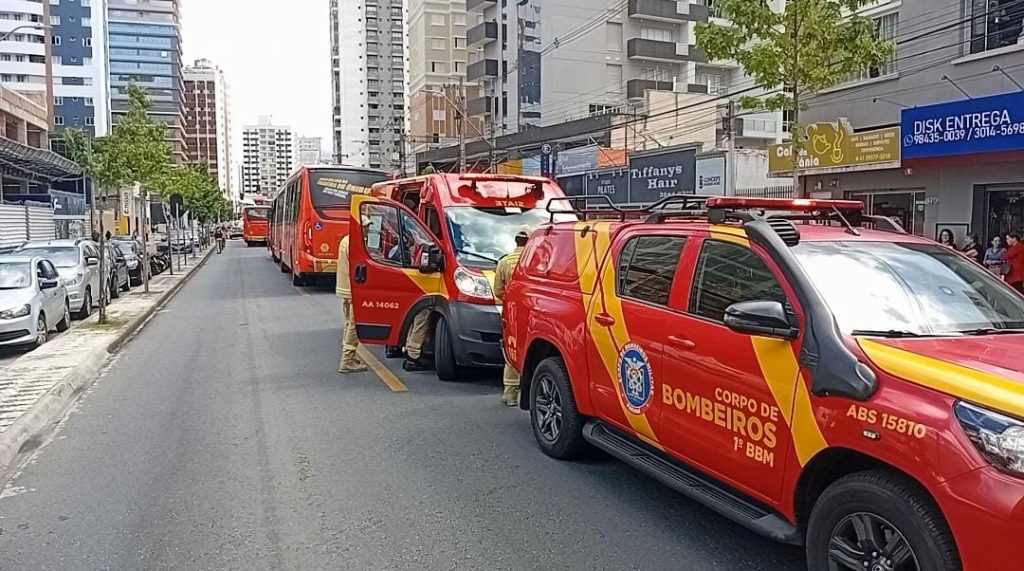 Atropelamentos por ônibus mobilizam equipes de resgate nesta terça-feira (18)